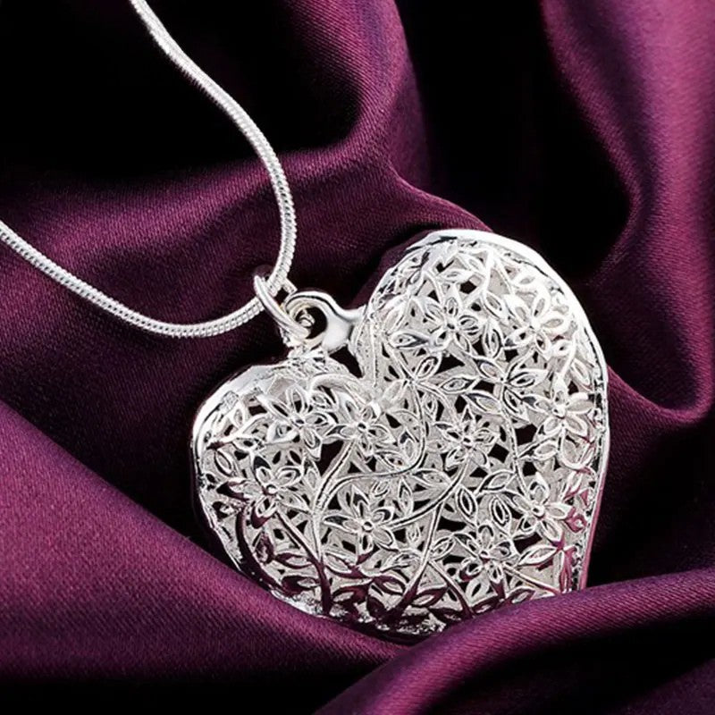 DOTEFFIL HeartÉclat Snake Necklace