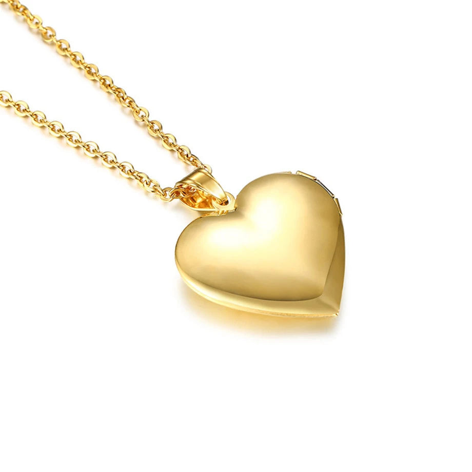 Amour Keepsake™ Heart Locket