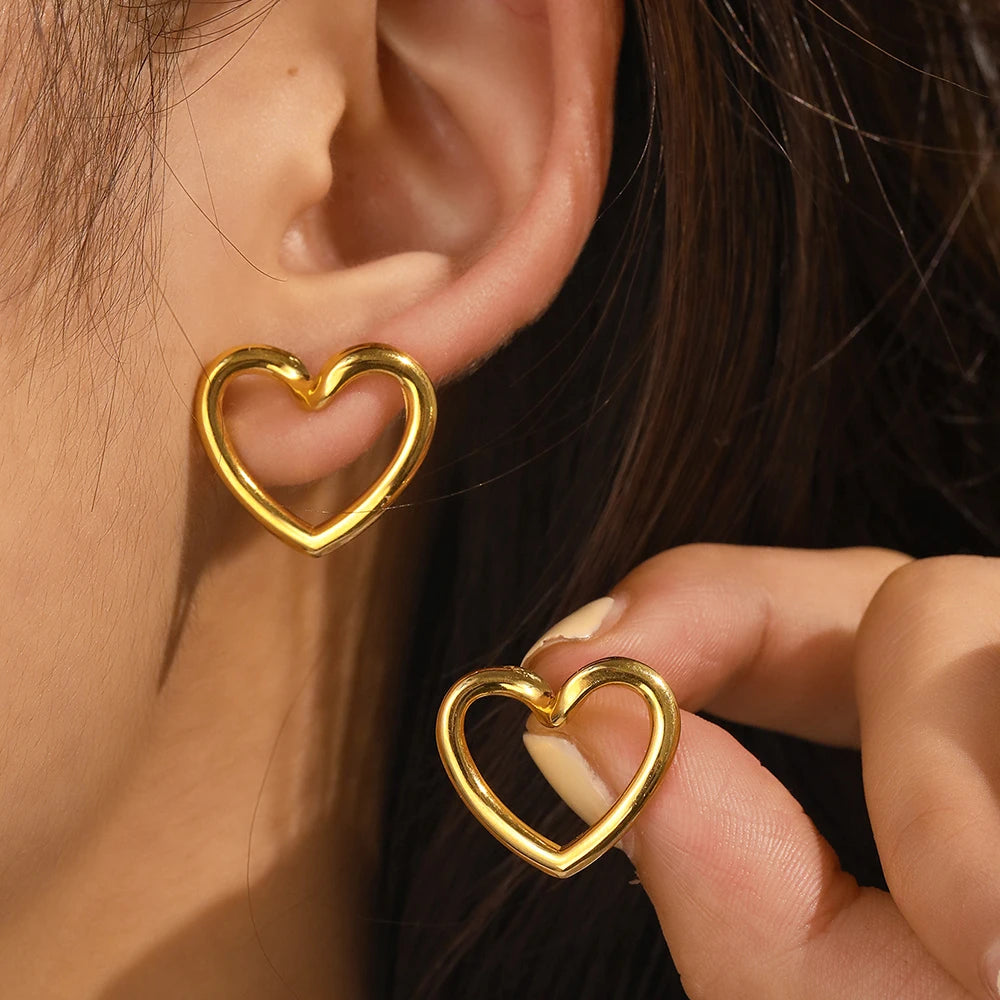 Élan Open Heart Earrings
