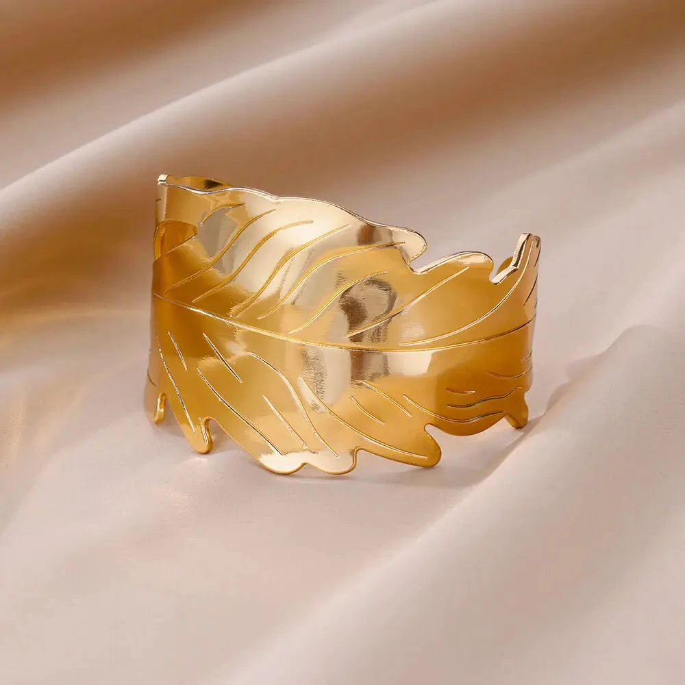 AureWrinkle Gold Cuff