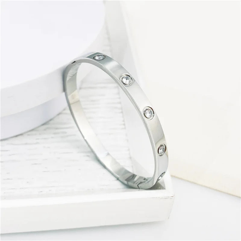 AureCross Nail Bangle Set