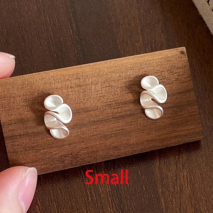 FlowerTwist Stud Earrings