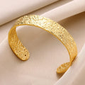 AureWrinkle Gold Cuff