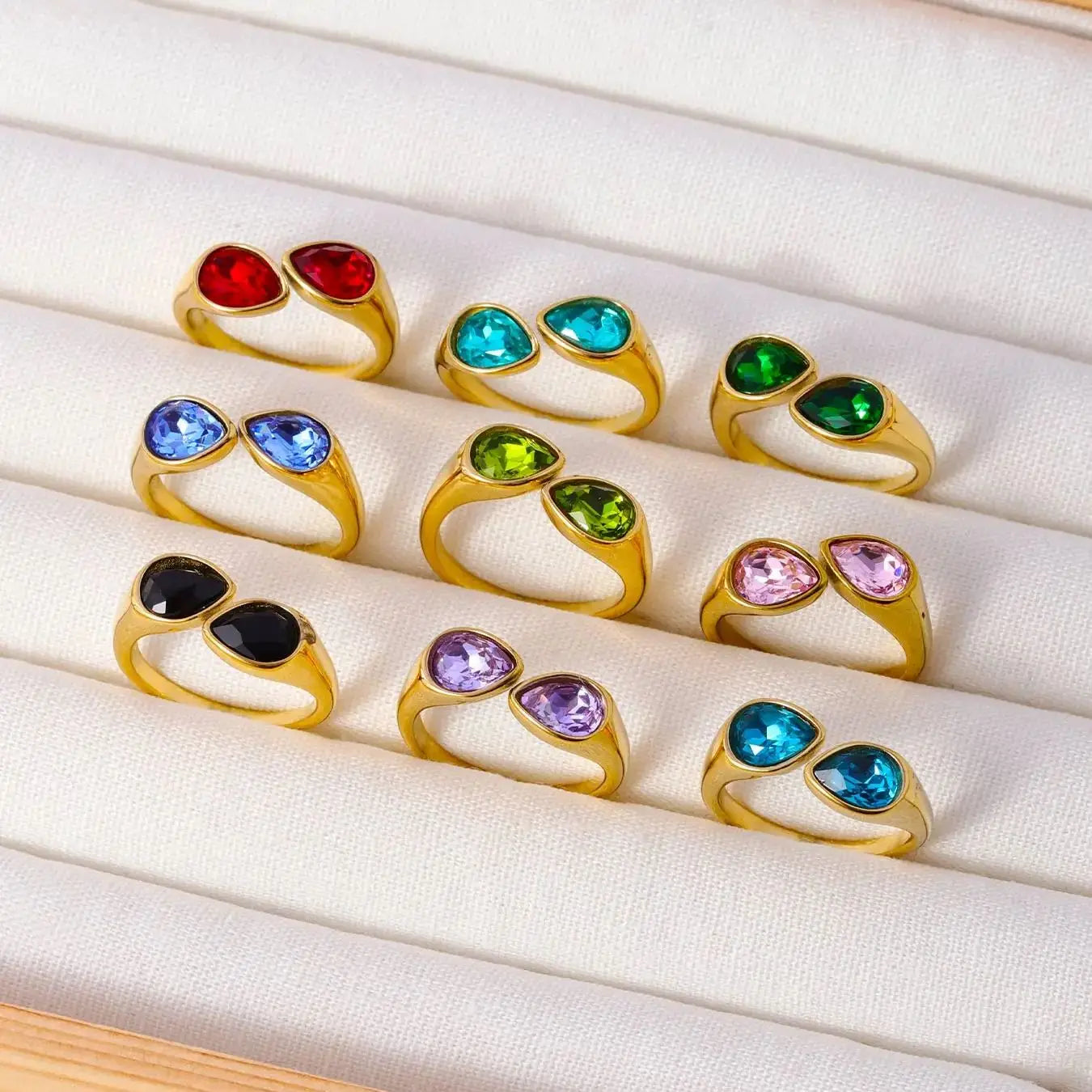 Carlidana Golden Teardrop Ring