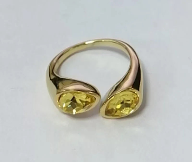 Carlidana Golden Teardrop Ring