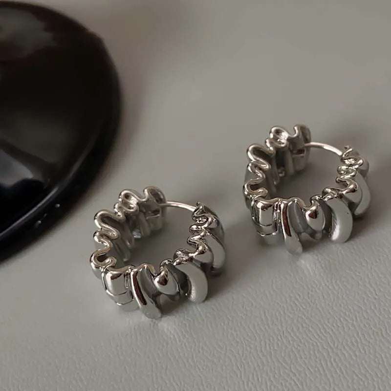 Éclat Geo™ Twisted Hoops