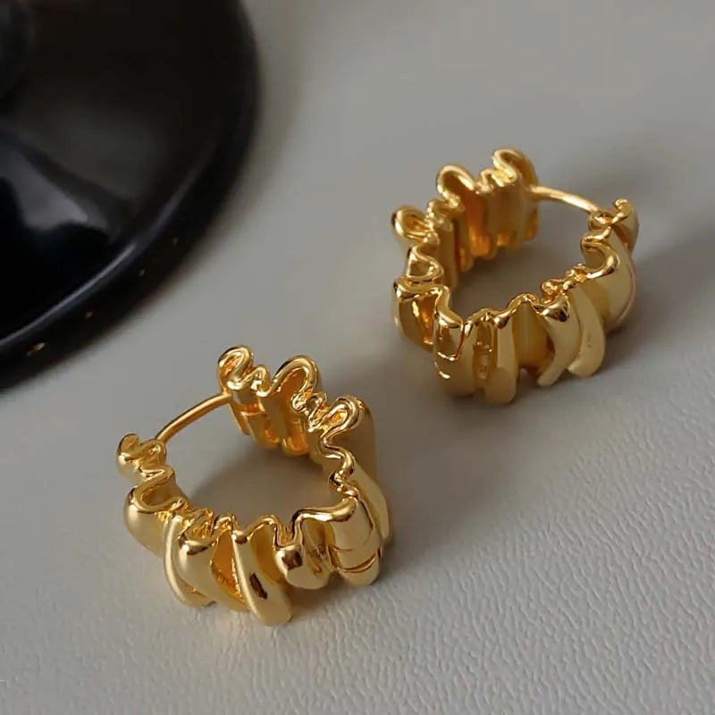 Éclat Geo™ Twisted Hoops