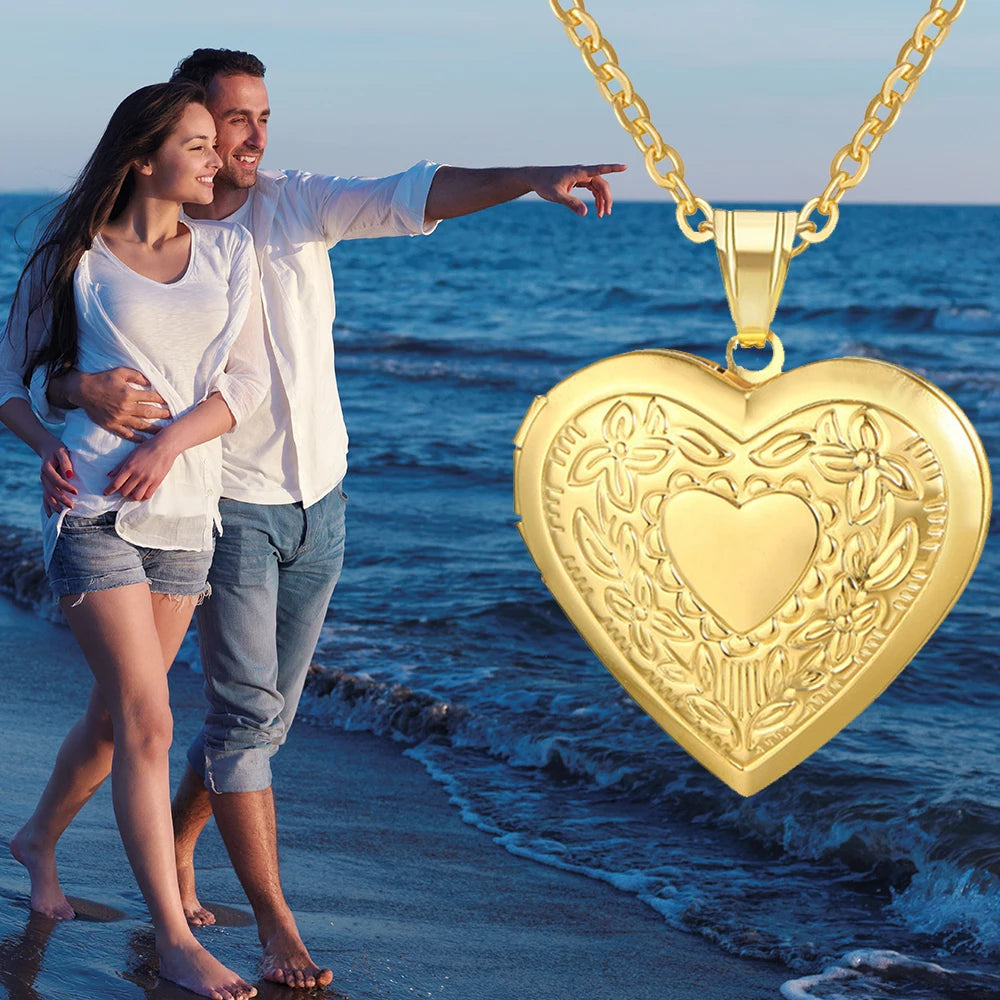 Amour Keepsake™ Heart Locket