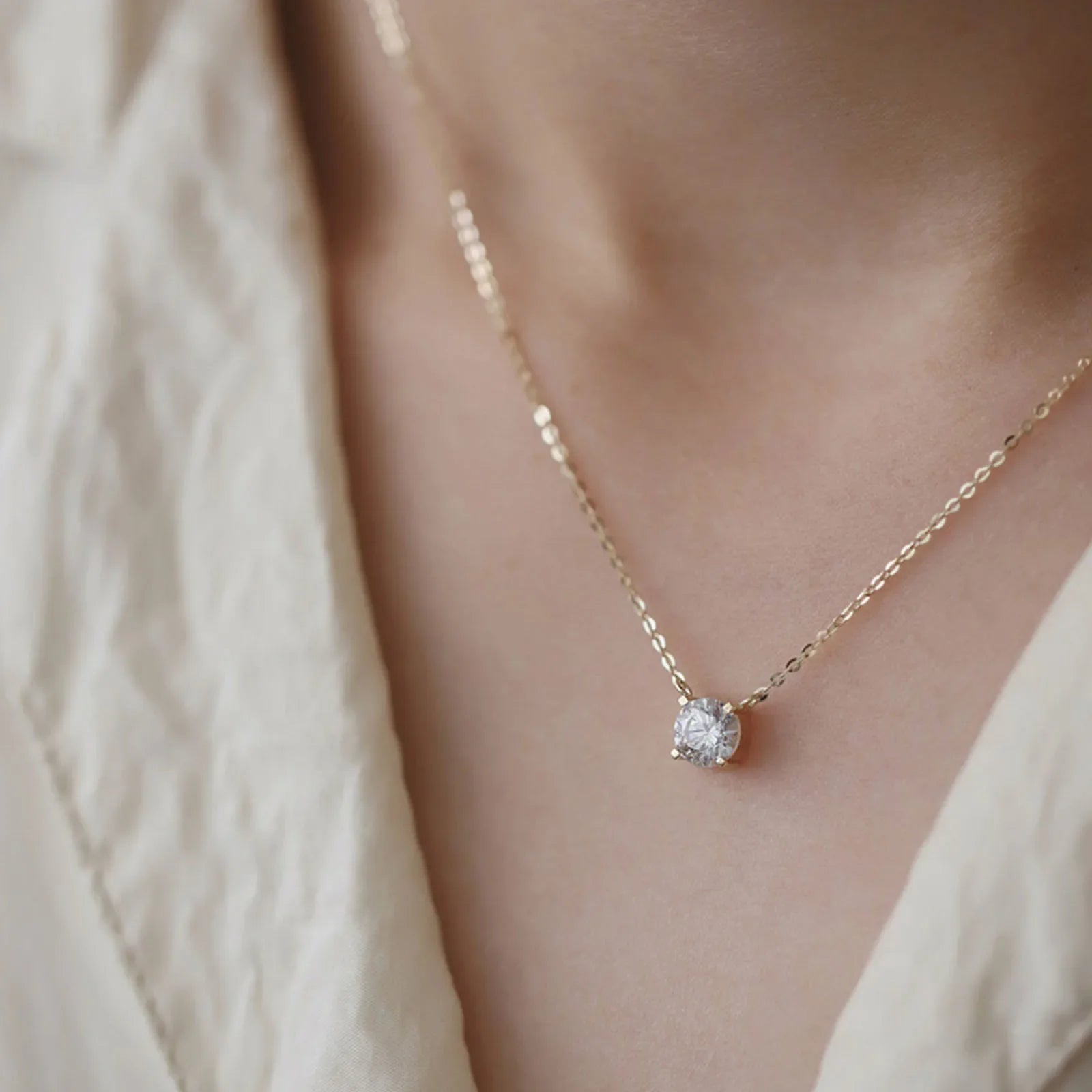 Golden Solitaire Clavicle Necklace