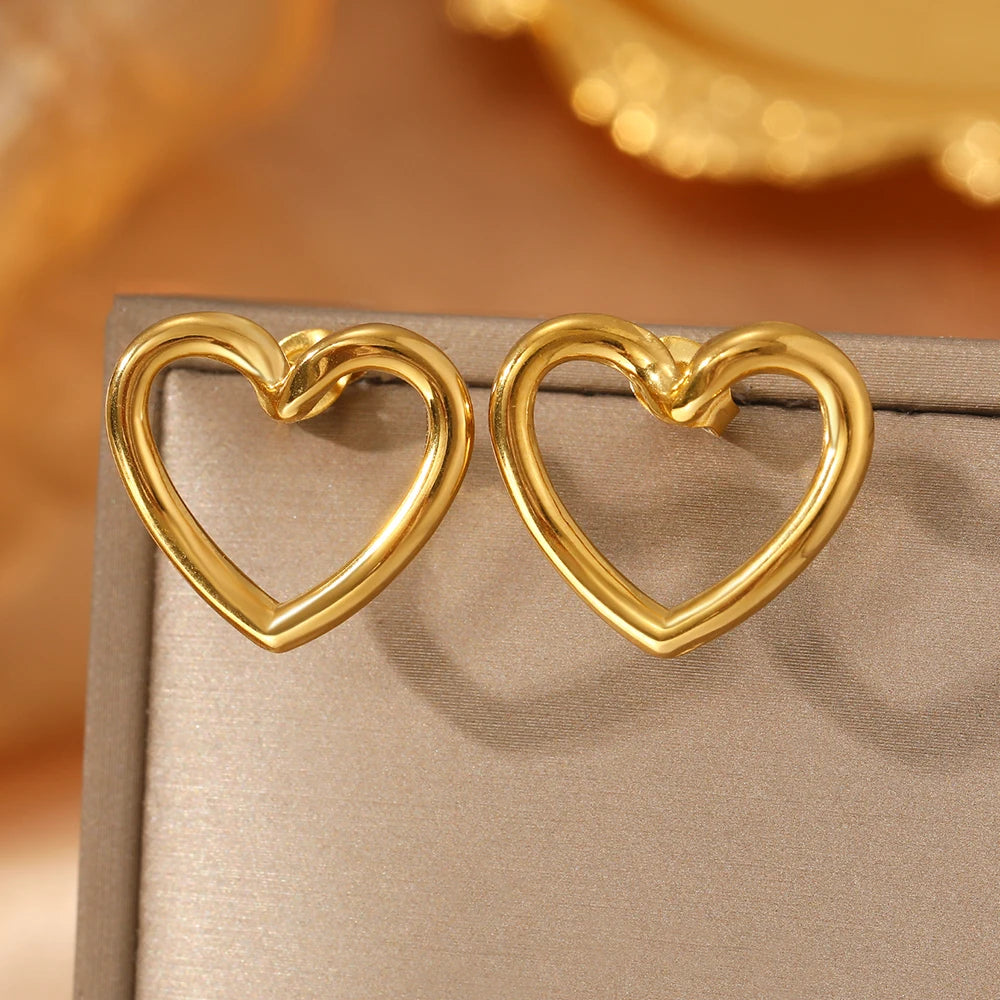 Élan Open Heart Earrings