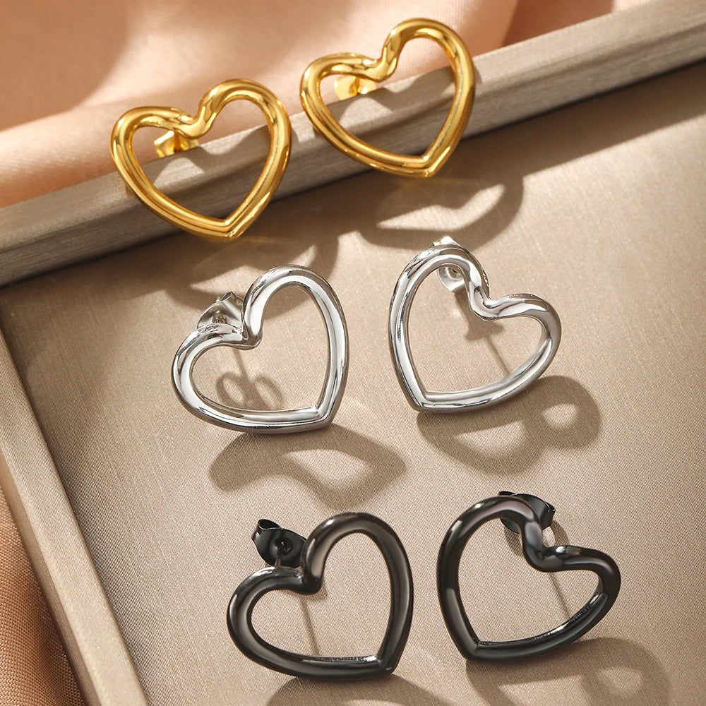 Élan Open Heart Earrings