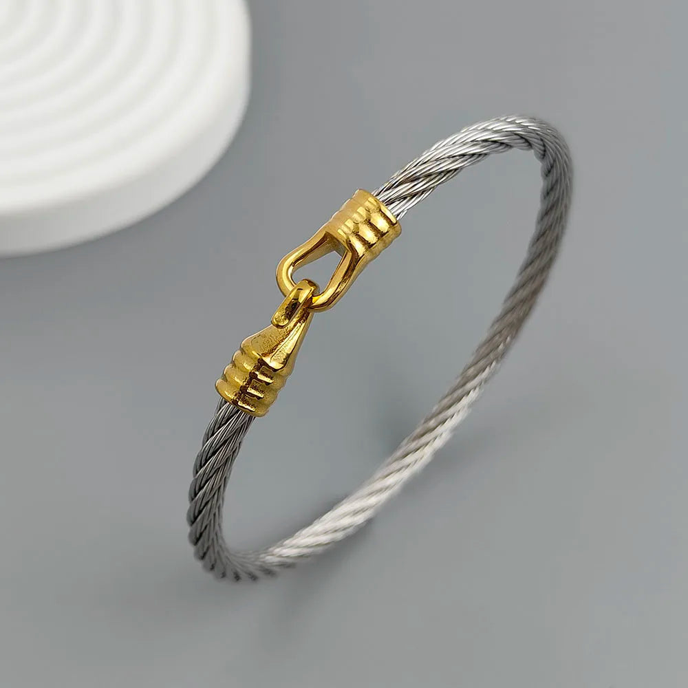 LuxeHoof 18K Horseshoe Bracelet
