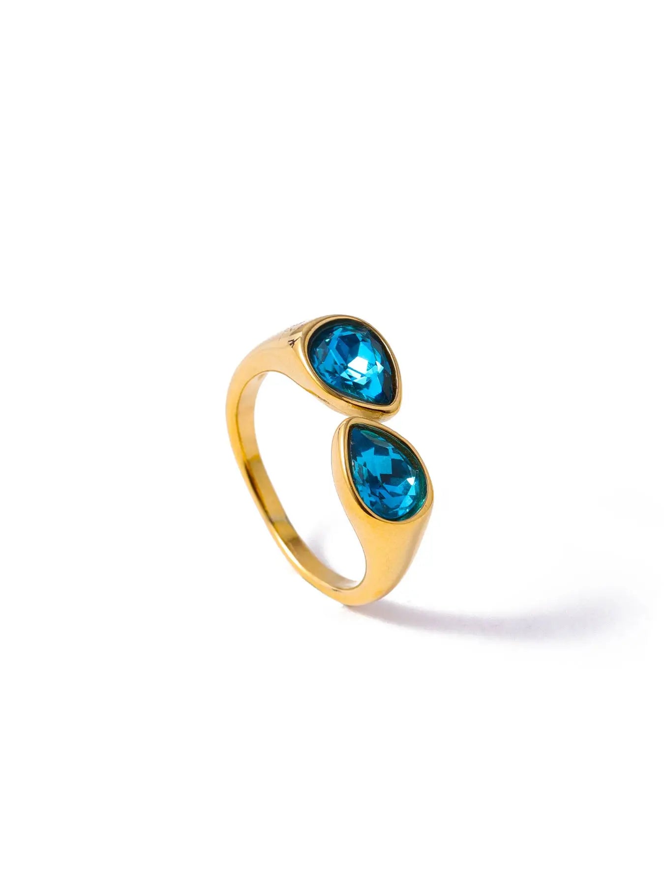 Carlidana Golden Teardrop Ring