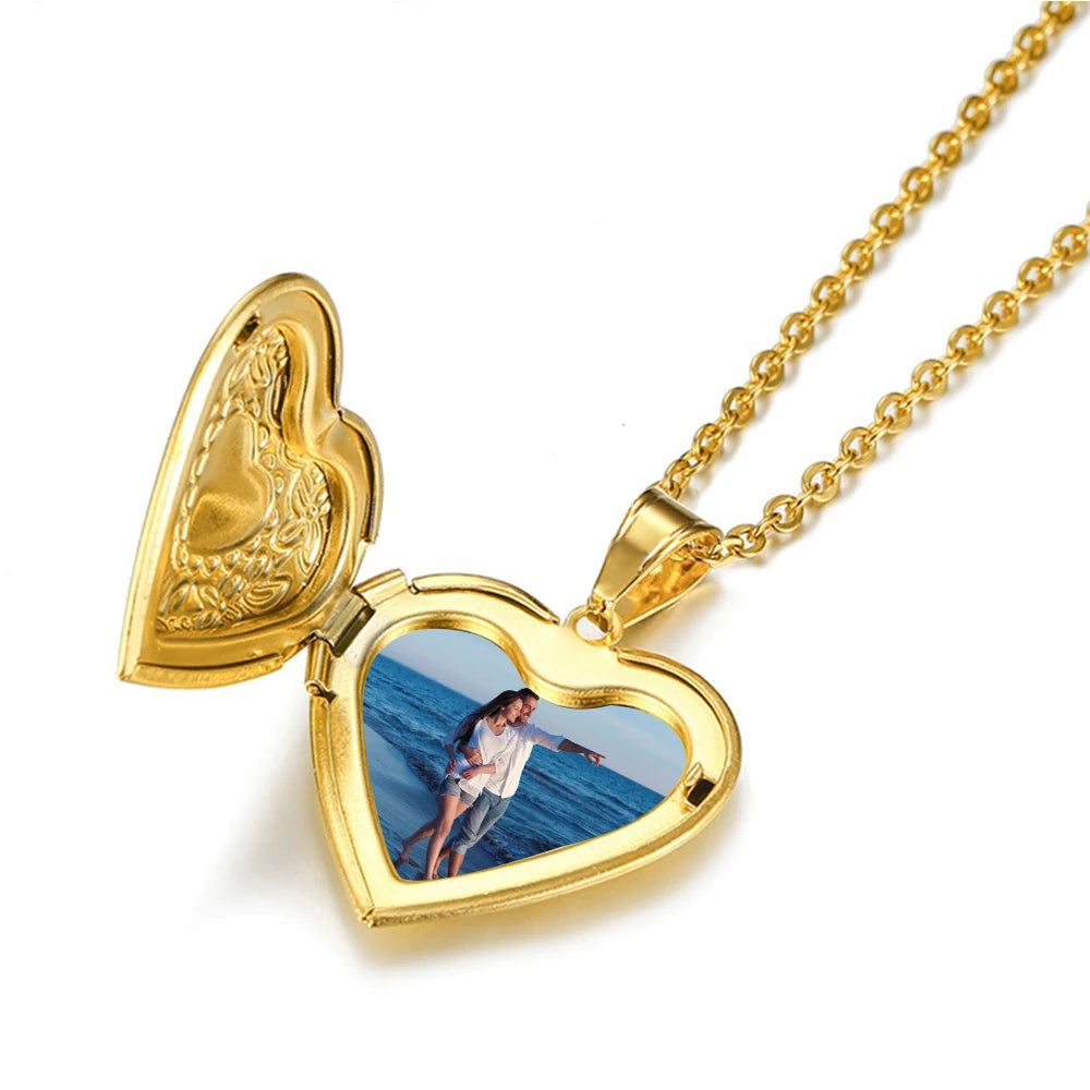Amour Keepsake™ Heart Locket