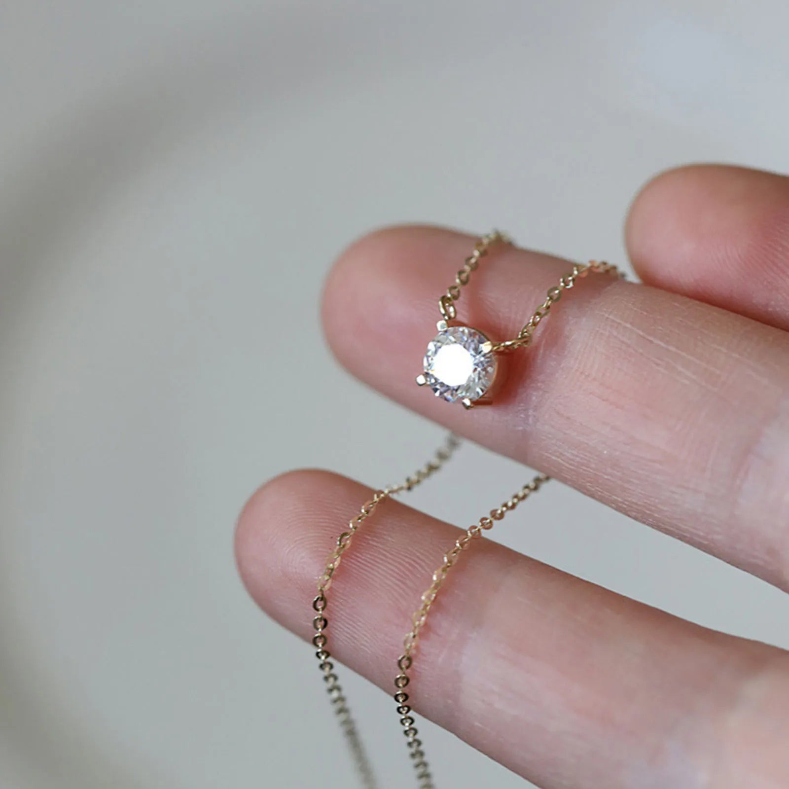 Golden Solitaire Clavicle Necklace