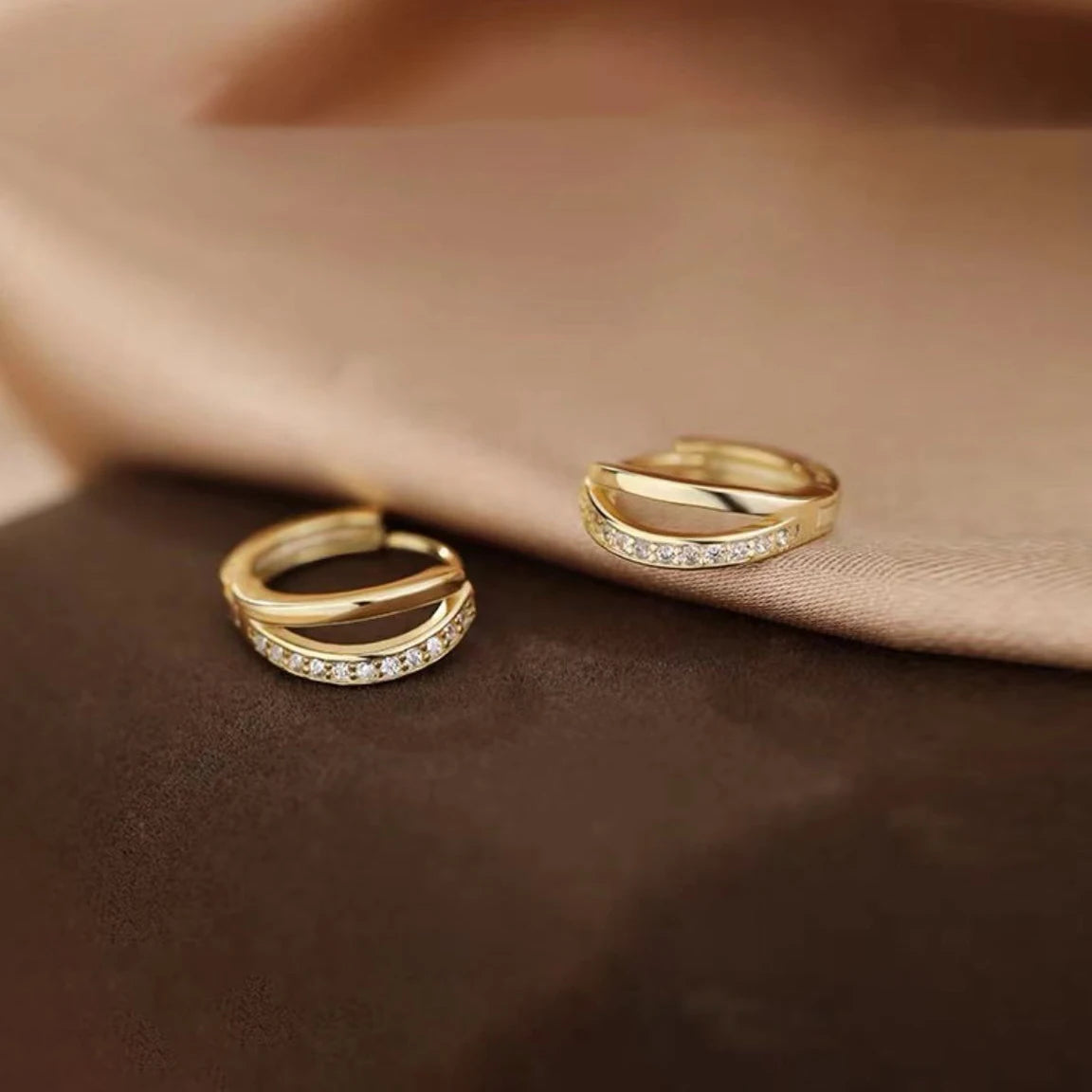 Lumi Orbit™ Silver Hoop Earrings