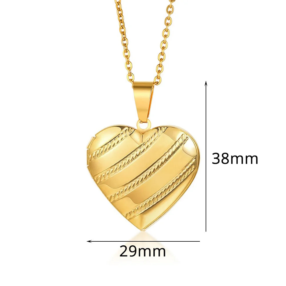 Amour Keepsake™ Heart Locket